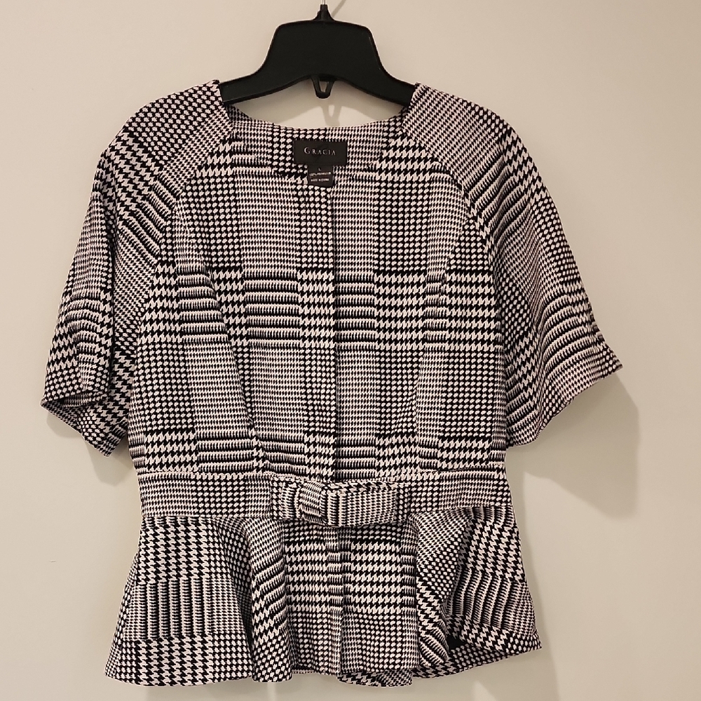 Gracia Black and White Houndstooth Peplum Zip Blouse